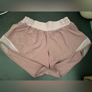 Lululemon hotty hot shorts two toned pink size 6